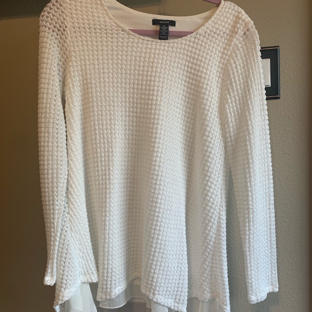 Alfani cute white long sleeve